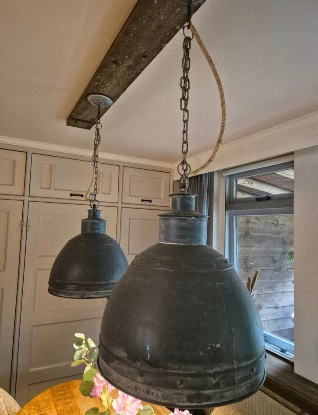 Industriële hanglampen set op houten balk, Ophalen, Gebruikt, Industrieel, Vintage, Landelijk, 75 cm of meer