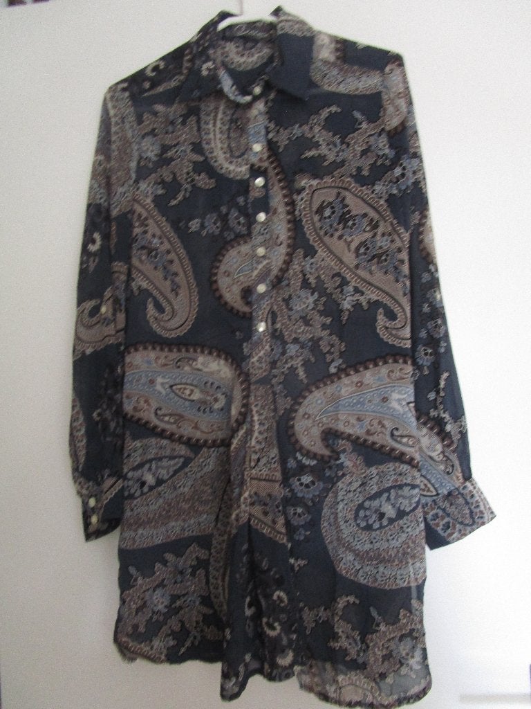 B. Three blouse maat 38 lange mouw, Maat 38/40 (M), Ophalen of Verzenden, Zo goed als nieuw, Grijs