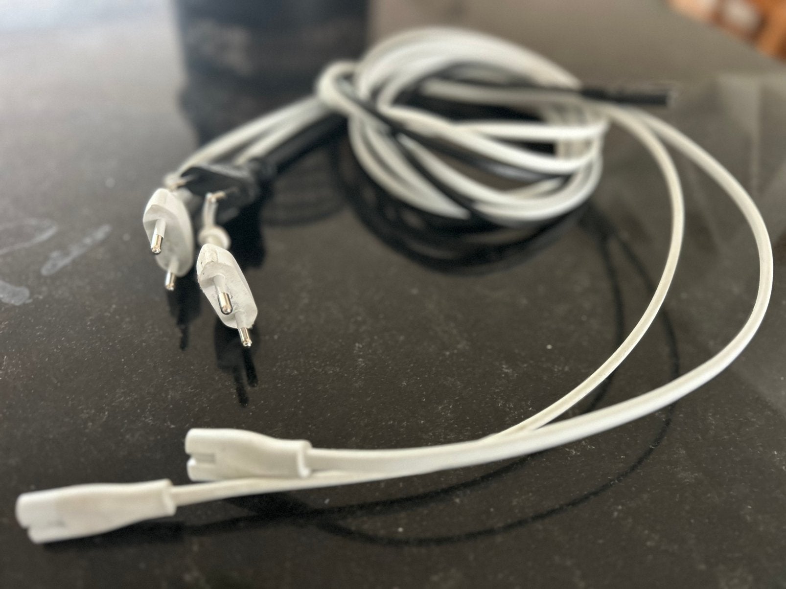Foto 8 van Apple AirPort Express Base Station (3x) & Apple TV (1x)