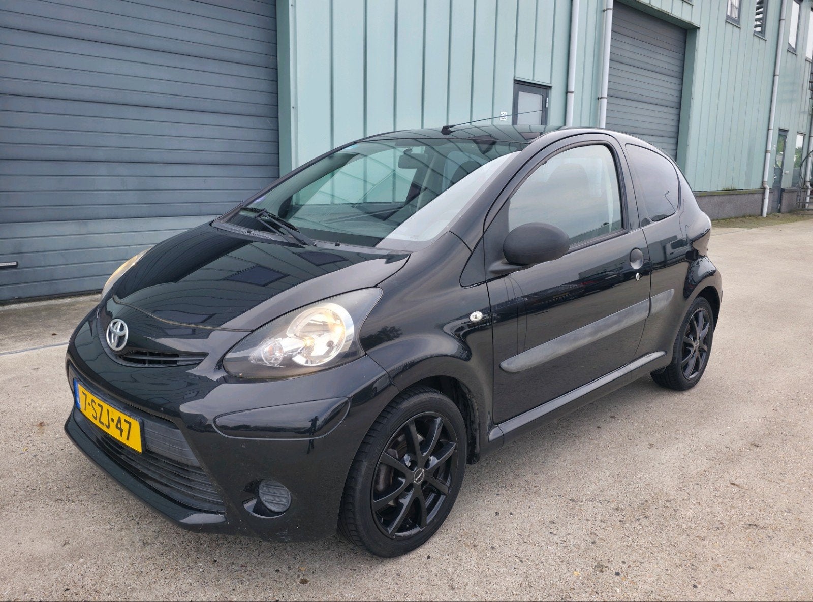 Toyota Aygo 1.0 VVT-I / NAP✅️ / Airco / LM velgen / Onderh., Voorwielaandrijving, Stof, Zwart, Airconditioning