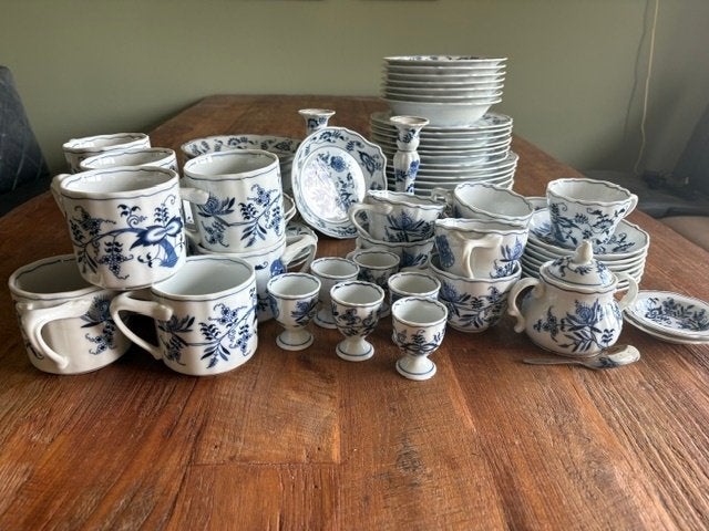 Prachtig 68-delig Blue Danube Servies – Zeer compleet!, Antiek en Kunst, Ophalen