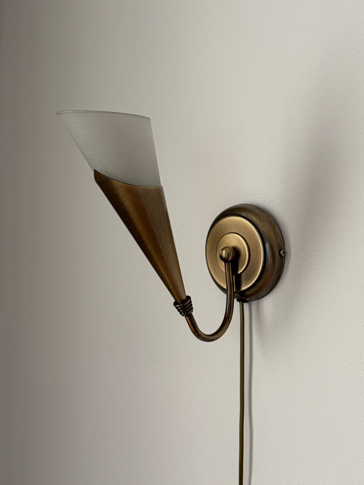 Vintage messing wandlamp met glazen kap en schakelaar, Ophalen, Gebruikt, Glas