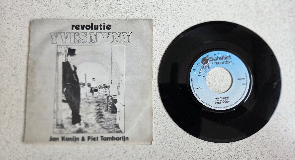 Single Yves Myny - Revolutie, Ophalen of Verzenden, Gebruikt, Overige formaten, Levenslied of Smartlap