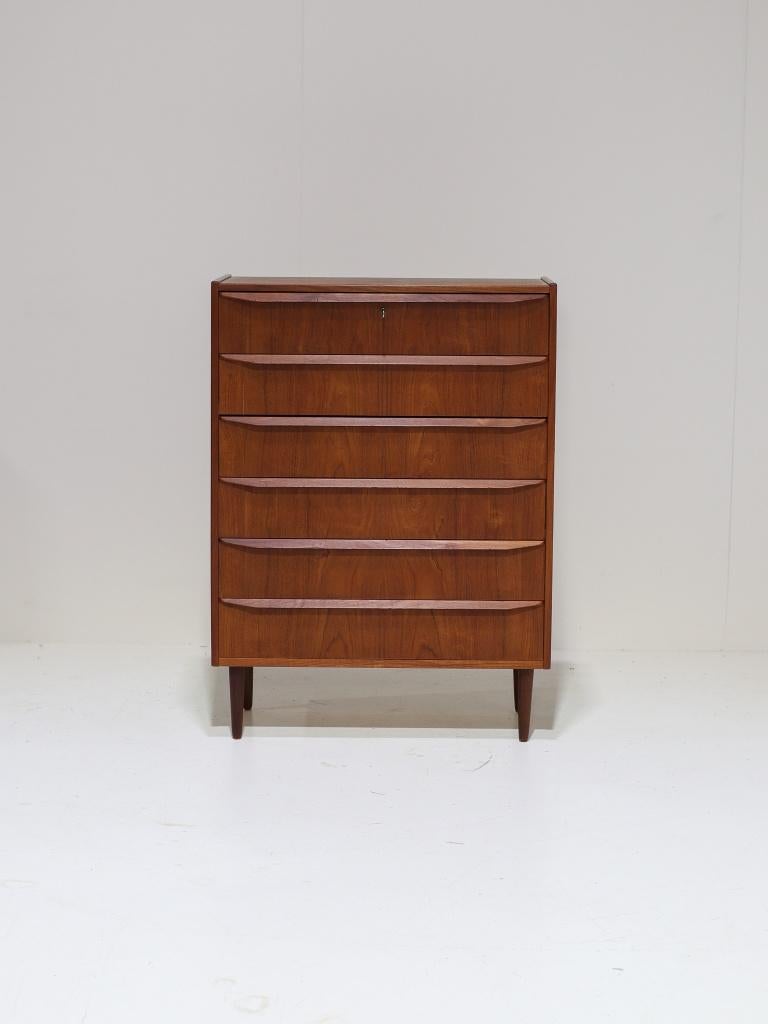 Hoge ladekast vintage teak Deens 1960s tallboy, Ophalen, 100 tot 150 cm, -, Teakhout