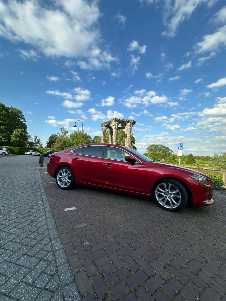 Mazda 6 2.0 121KW Sedan 2013 Rood, Auto's, Mazda, Particulier, Achteruitrijcamera, Airbags, Airconditioning, Bluetooth, Centrale vergrendeling