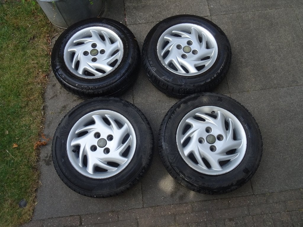 Lichtmetalen Fiat Seicento velgen + banden, Ophalen, Gebruikt, 13 inch, Banden en Velgen