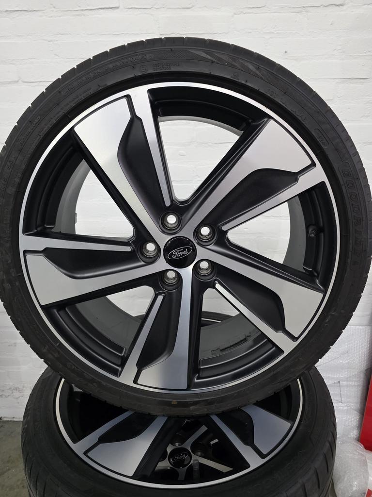 Orig. 19”inch Ford Puma ST-Line 5x108 225/40/19 Zomerbanden, 19 inch, Gebruikt, Banden en Velgen, Ophalen of Verzenden