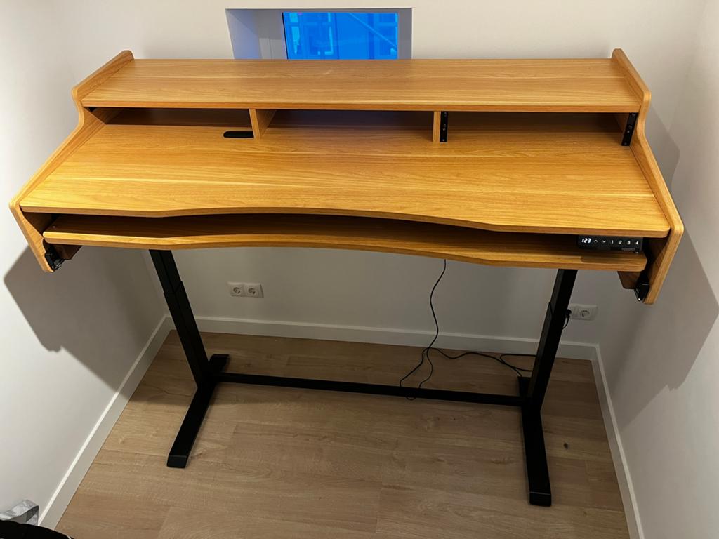 Stuido desk / producer station - elektrisch zit-sta bureau, Ophalen, Elektrisch
