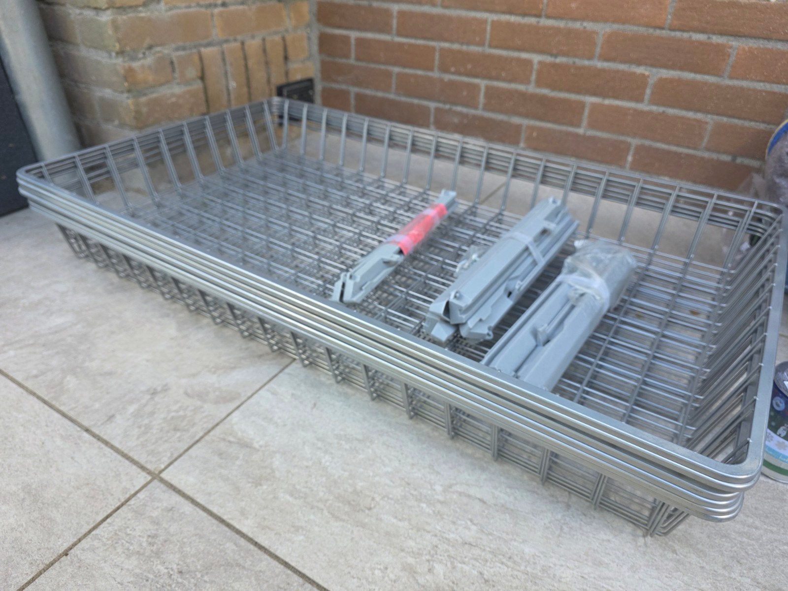 IKEA HJÄLPA draadmanden (5 stuks) met rails, Huis en Inrichting, Kasten | Overige, Ophalen, Gebruikt