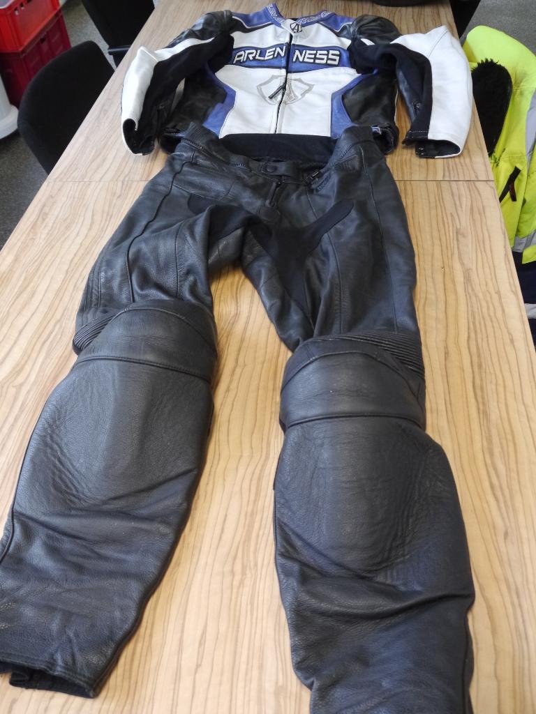 (26) motorpak Arlen Ness maat 50 en 98, Motoren, Dames, Jas | leer, Arlen Ness, Ophalen of Verzenden