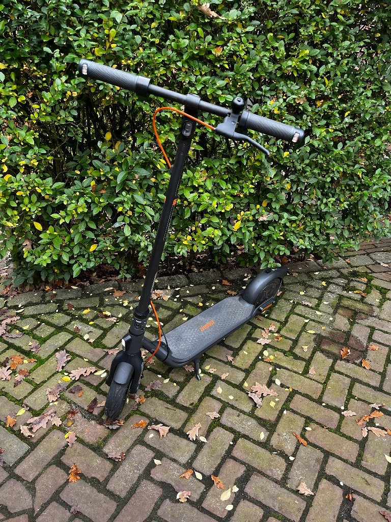 Afbeelding	 Ninebot KickScooter F2 Plus E Zo goed als nieuw!, Ophalen, Zo goed als nieuw, Elektrische step (E-scooter), Segway Ninebot