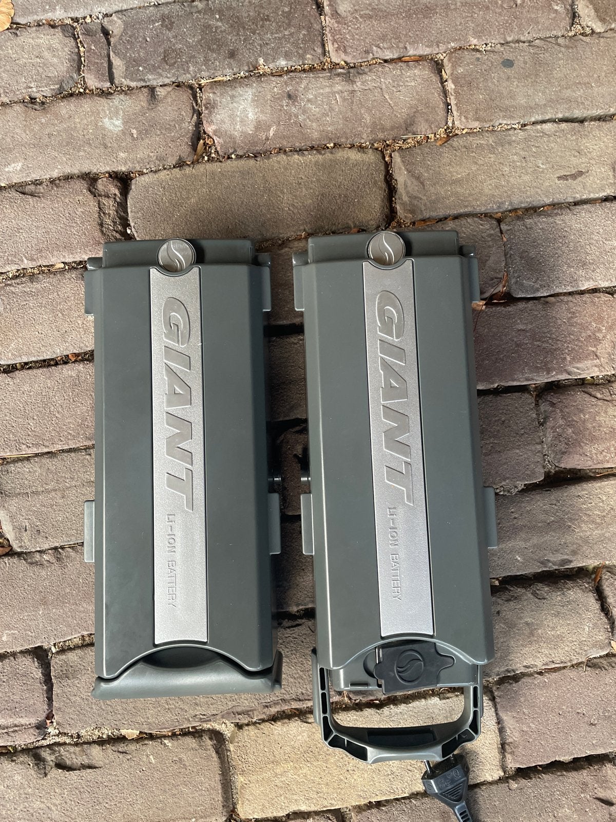 Giant Li-Ion E-bike accu (2 stuks) defect, Gebruikt