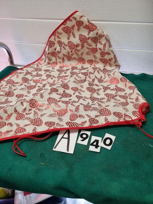kerstboomvoetdoek rood wit rond ,[a940], Ophalen of Verzenden, 'T Olde Gre-j, Info@toldegrej.nl, Endepoelstraat 20f Didam
