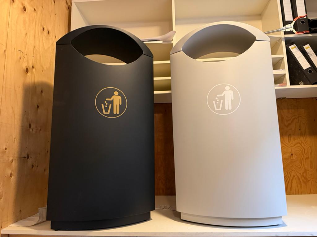 Luxe RVS Design Buiten Prullenbak / Afvalbak – Zwart & Wit, Ophalen, Schreuder E-Commerce B.V., Nieuw, 40 liter of meer