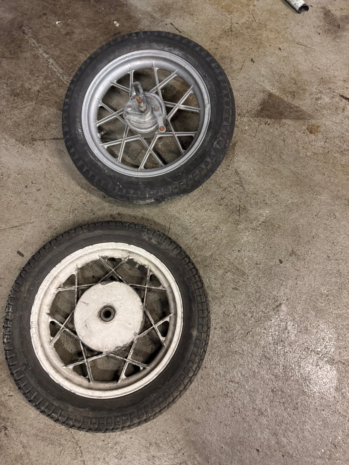 Gilera citta velgen met banden 2 stuks 60€ zo meenemen, Ophalen of Verzenden