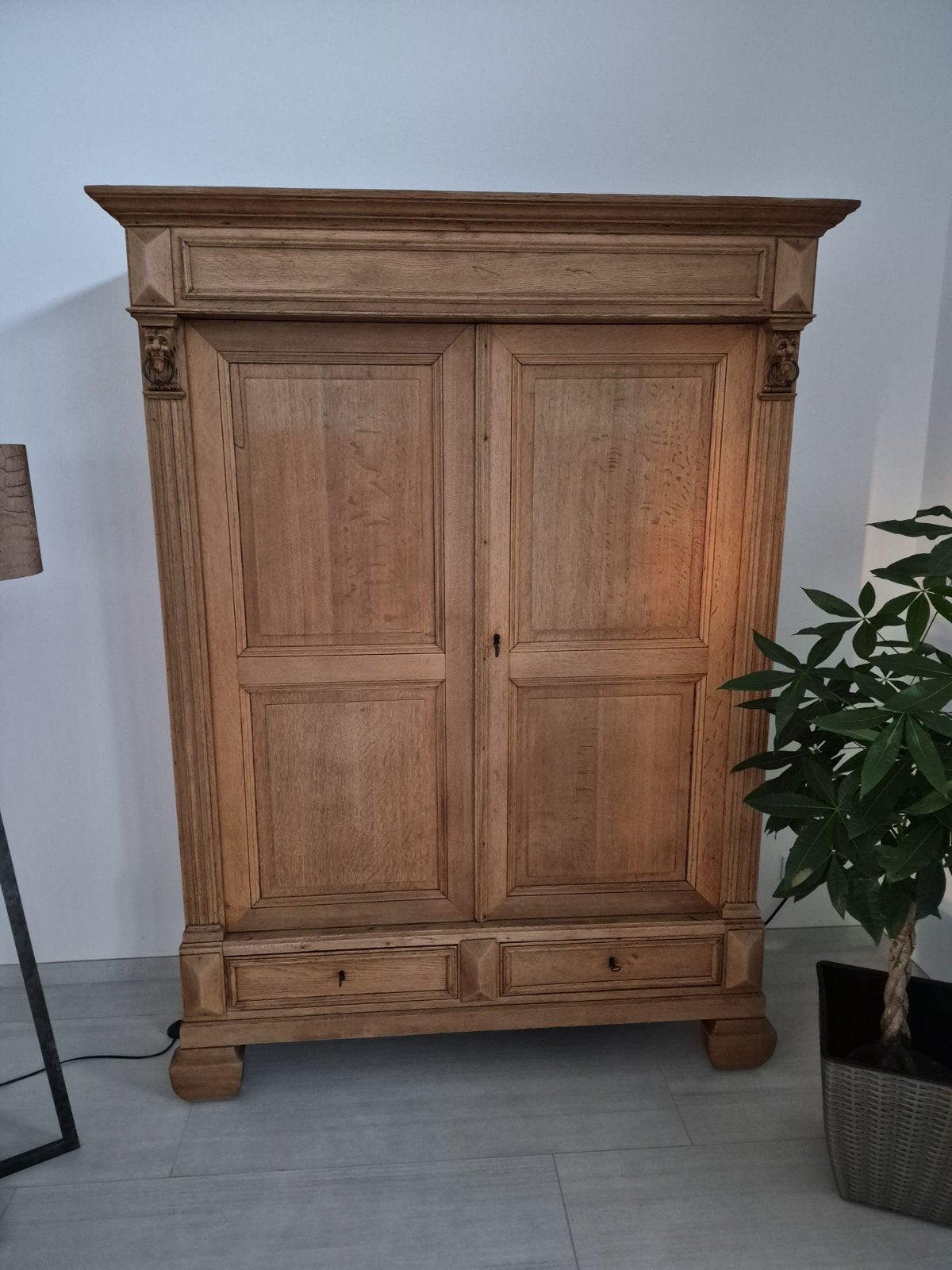 Antieke Mechelse kast in eikenhout, Ophalen