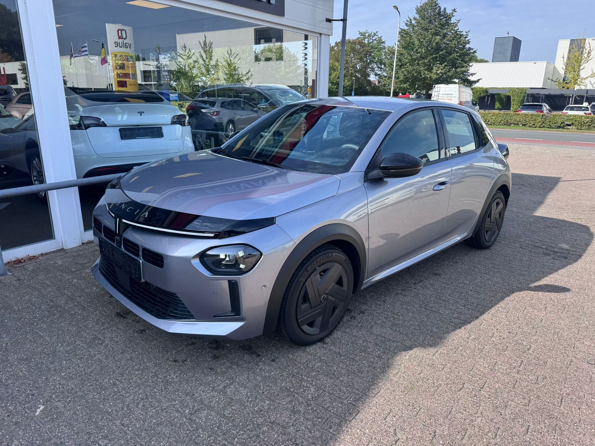 Lancia Ypsilon 1.2 Turbo Hybrid, Auto's, Lancia, Automaat, Stof, Gebruikt, Zwart