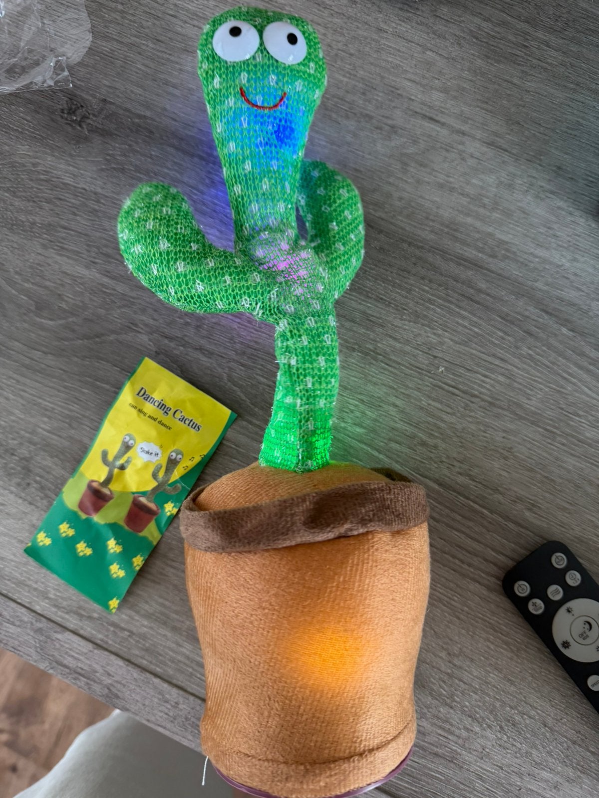 Dansende en zingende cactus knuffel met licht, Groen, Overige merken, Met geluid, Overige karakters