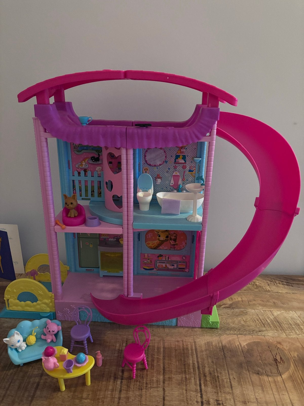 Barbie Chelsea Huis met glijbaan en accessoires, Ophalen of Verzenden, Gebruikt, Barbie