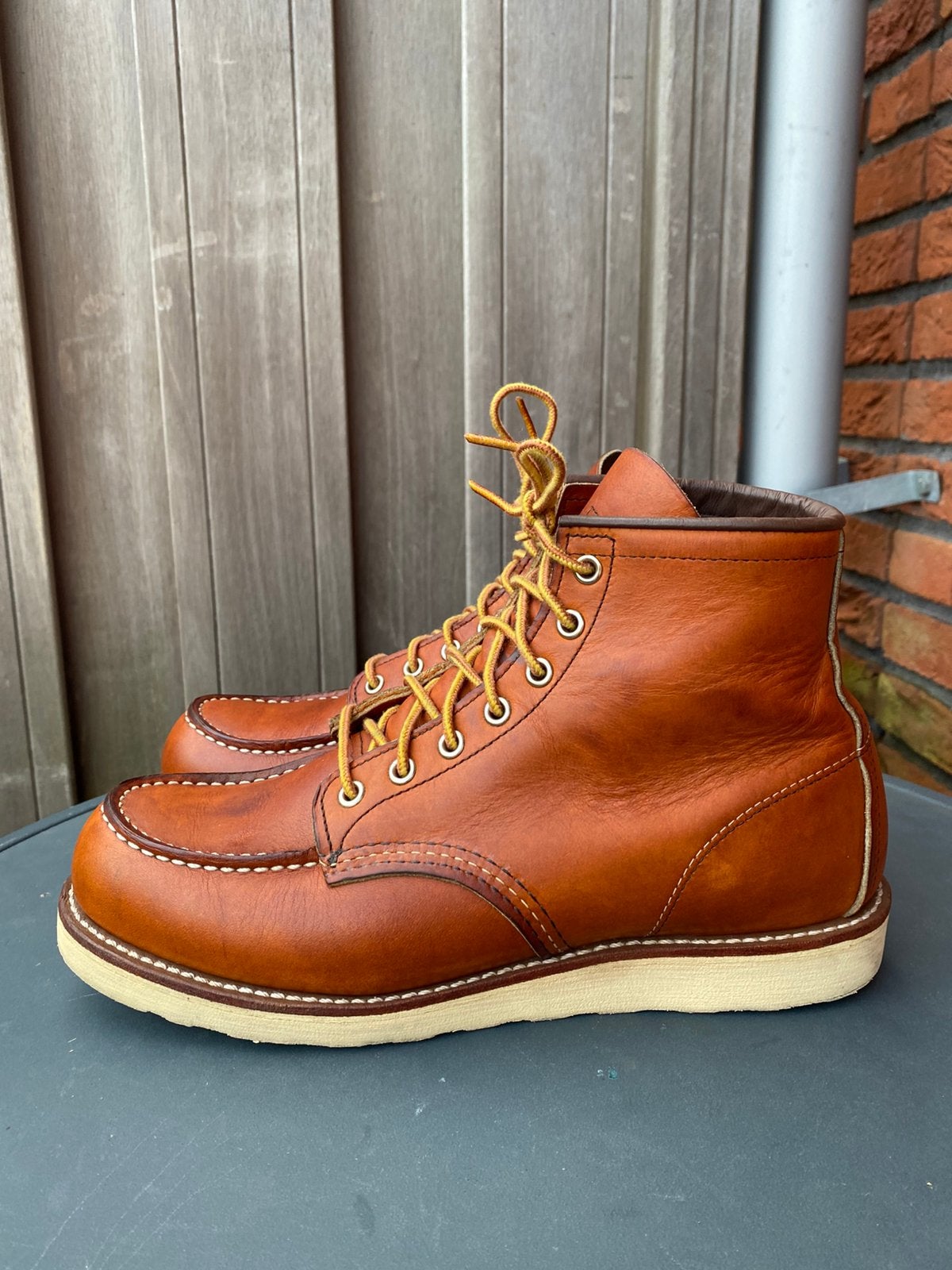 Red Wing 875 moc toe Oro-Legacy US9D/EU42, Bruin, Boots, Ophalen of Verzenden, Gedragen
