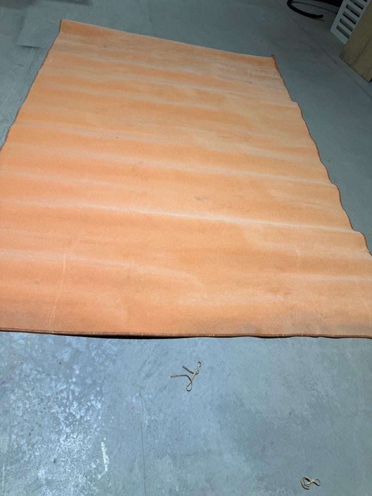 Oranje tapijt / vloerkleed - Gebruikt, Huis en Inrichting, Stoffering | Tapijten en Kleden, Ophalen, Gebruikt, 200 cm of meer