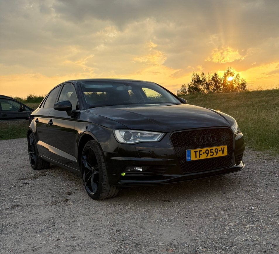 Audi A3 1.4 Tfsi COD Sedan S-tronic 2014 Zwart, Auto's, Audi, 4 cilinders, 150 pk, Leder en Stof, Zwart