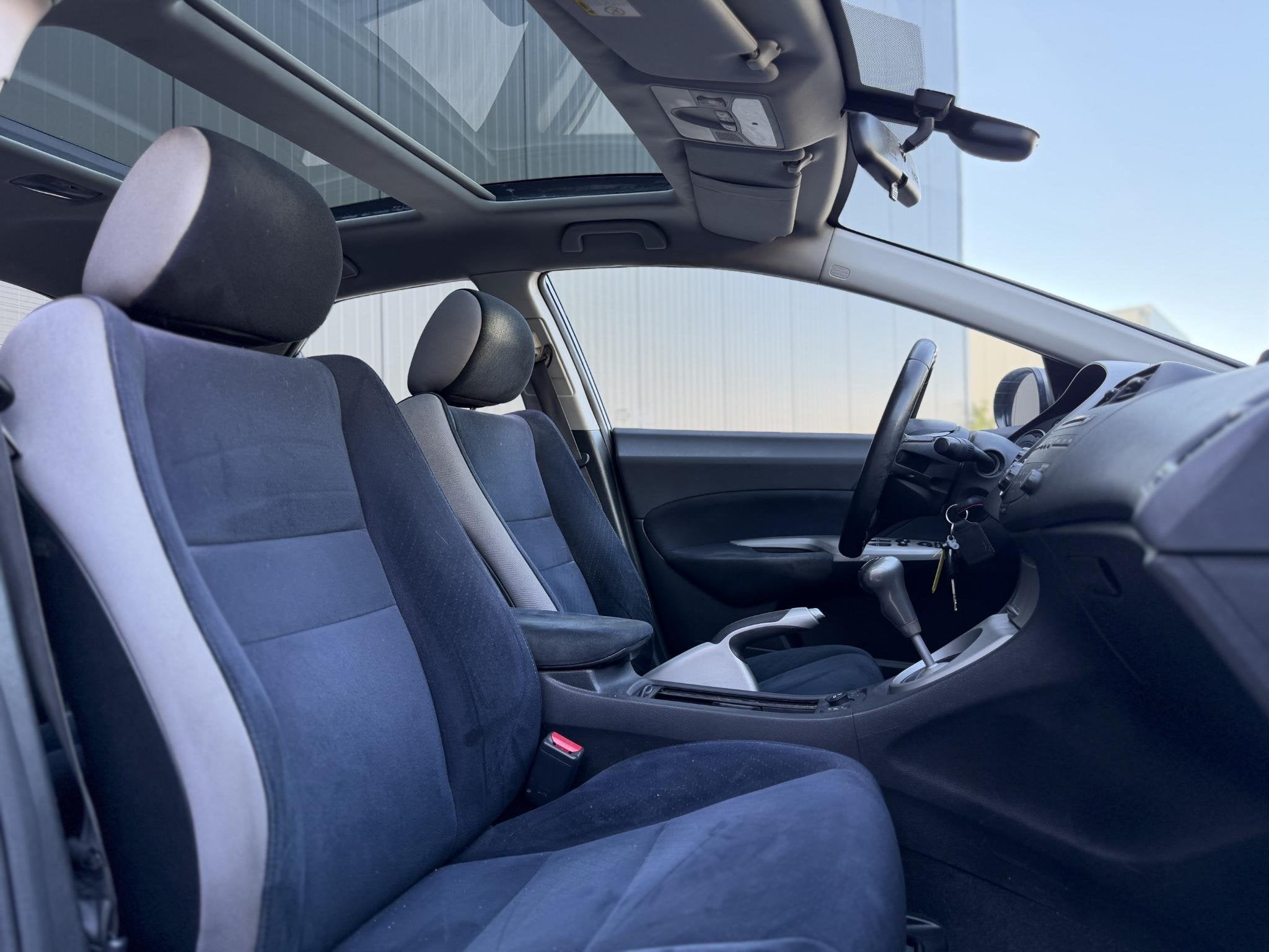 Honda Civic 1.8 Executive l Panoramadak l Trekhaak l Climate, Voorwielaandrijving, Euro 5, Gebruikt, 1165 kg