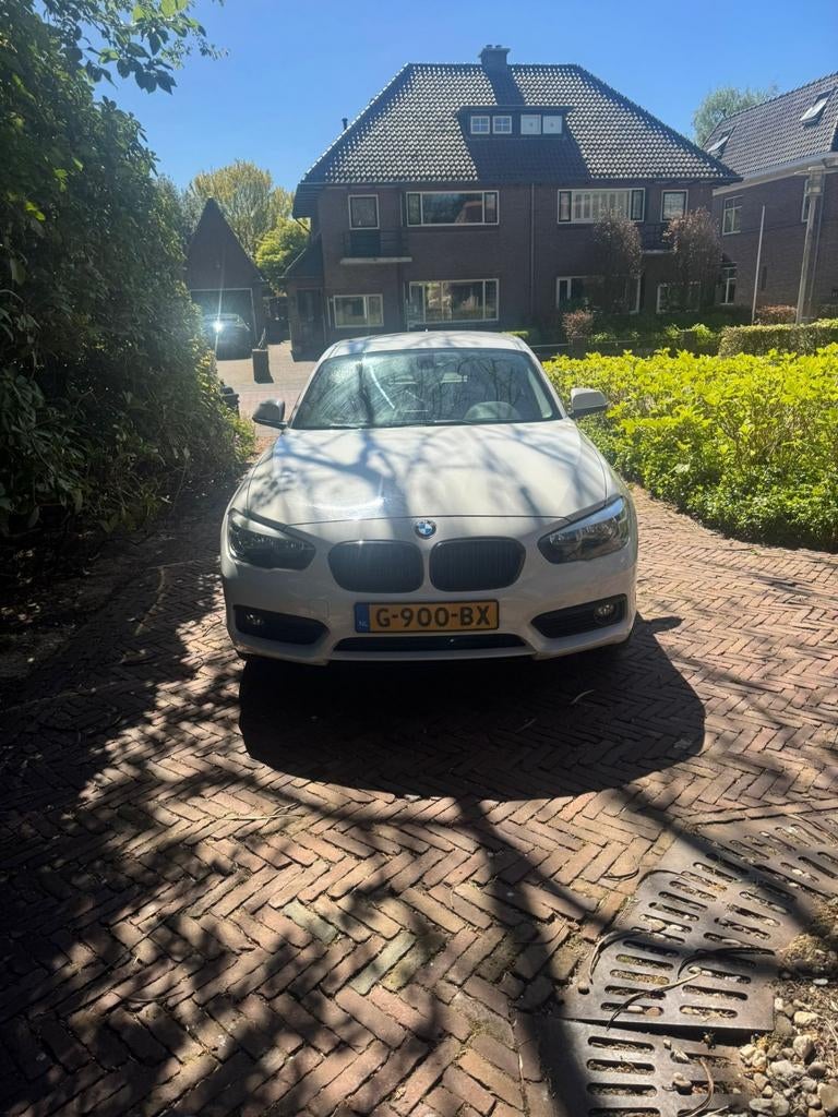 BMW 1 Serie Facelift | 126.000 km | M-stuur | Nette auto, 1-Serie, Achterwielaandrijving, 1280 kg, Wit
