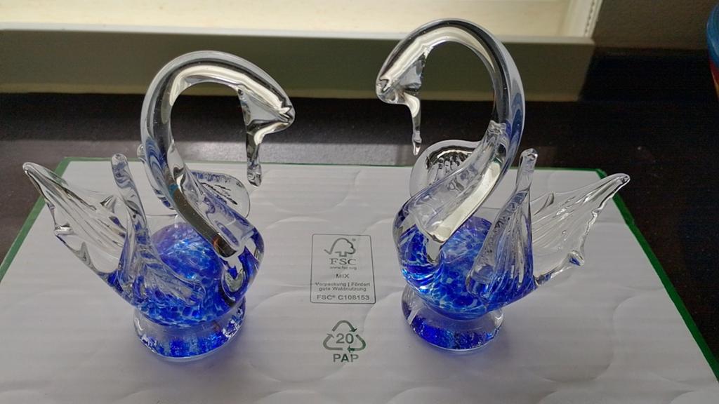 2 Glazen Zwanen met Blauwe Accent - Decoratieve Beeldjes, Antiek en Kunst, Antiek | Glas en Kristal, Ophalen