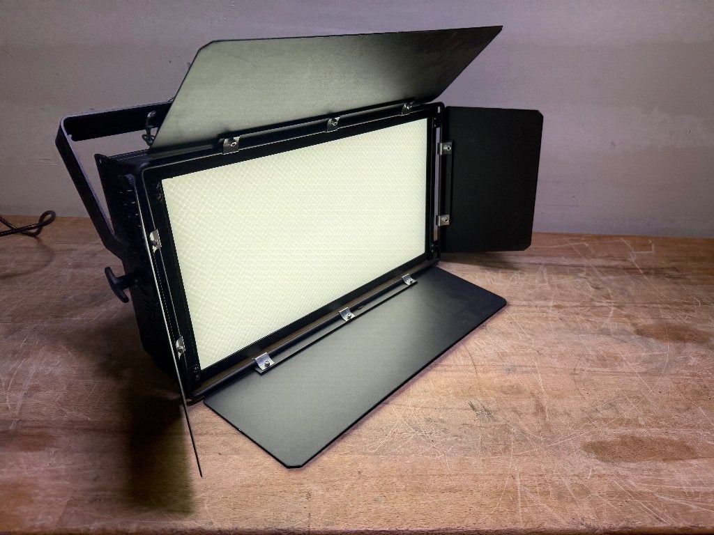 4x Luxibel B panel 240CW LED studio spot lamp, Ophalen of Verzenden, Gebruikt, Licht