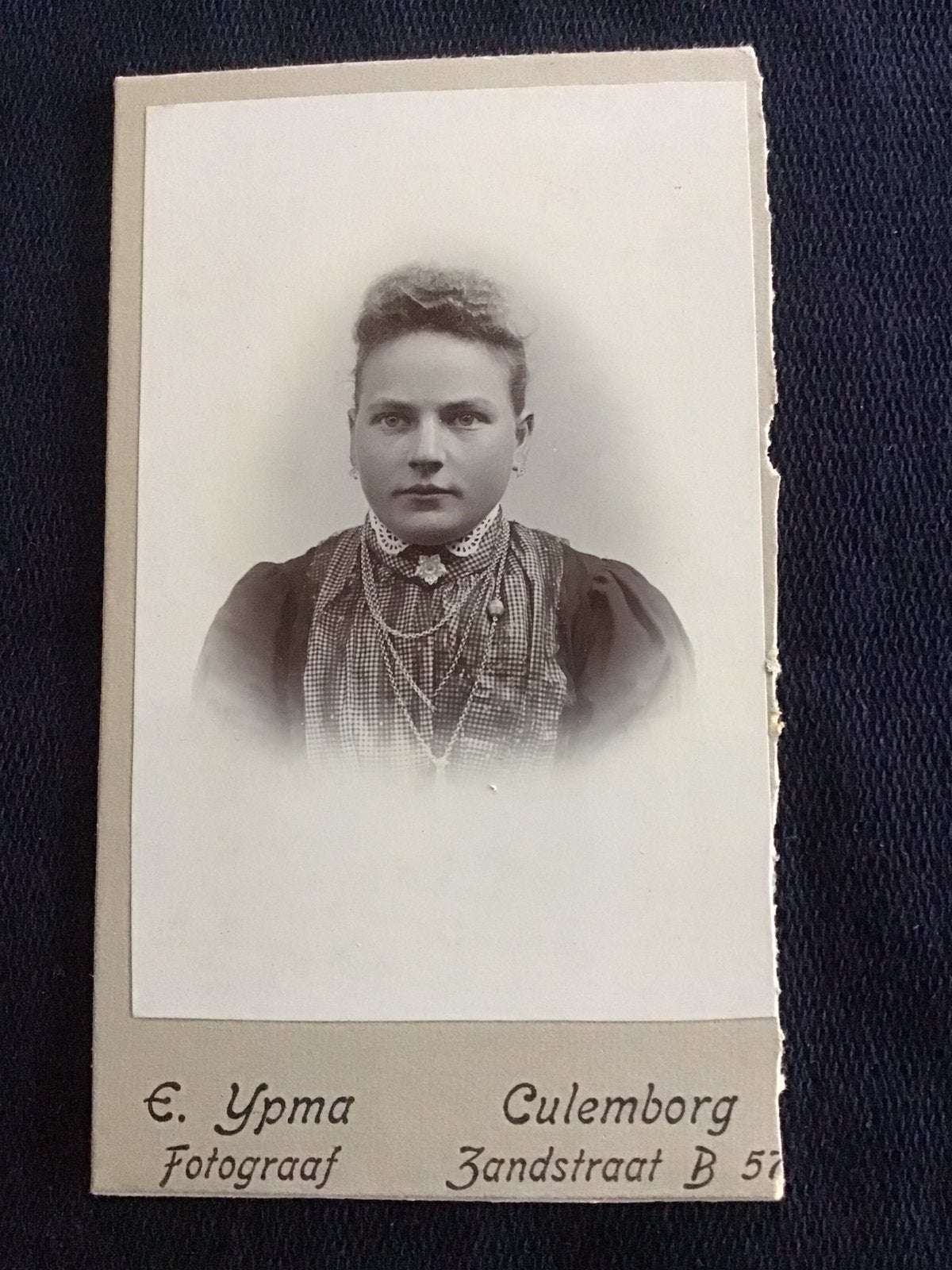 CDV, Jongedame, E. YPMA, CULEMBORG, Carte de Visite, Ophalen of Verzenden, Voor 1940, Gebruikt, Foto
