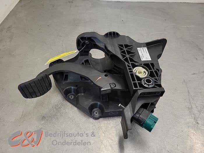 Rempedaal van een Renault Trafic, Gebruikt, -, Renault, -