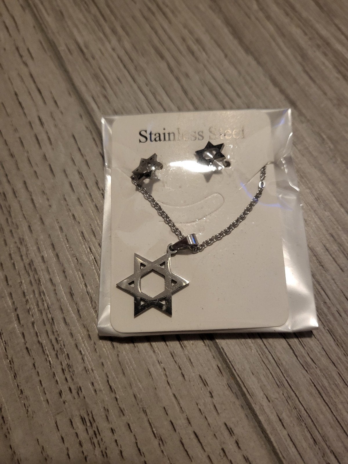 Nieuwe roestvrijstalen ketting en oorbellen set - Davidster, Nieuw, Ophalen of Verzenden, Zilver, Overige materialen