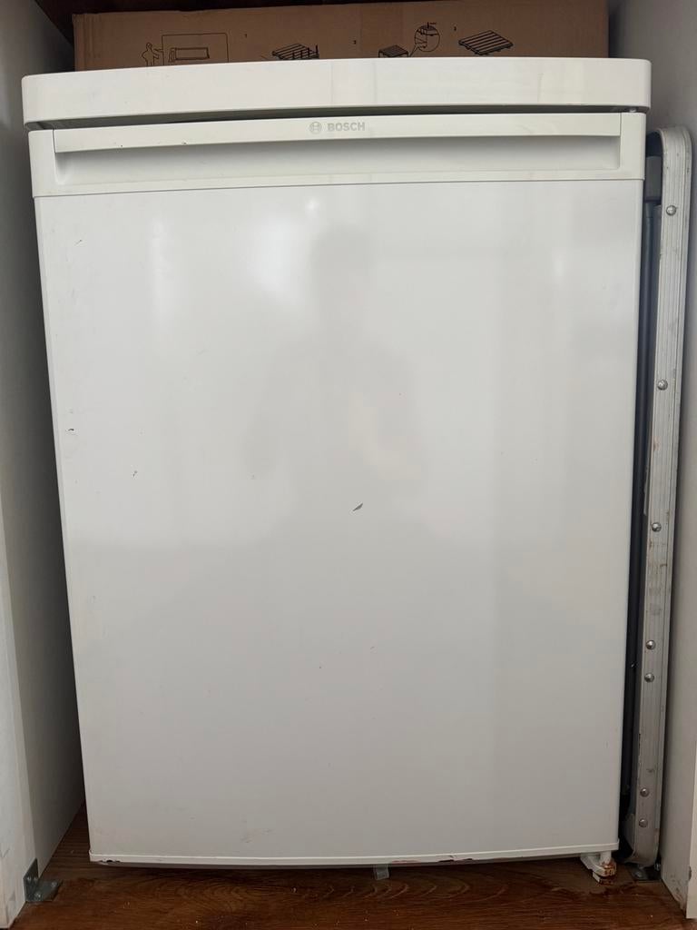 Fridge BOSCH with freezer compartment, Ophalen of Verzenden, Zo goed als nieuw, Vrieskast, 85 tot 120 cm