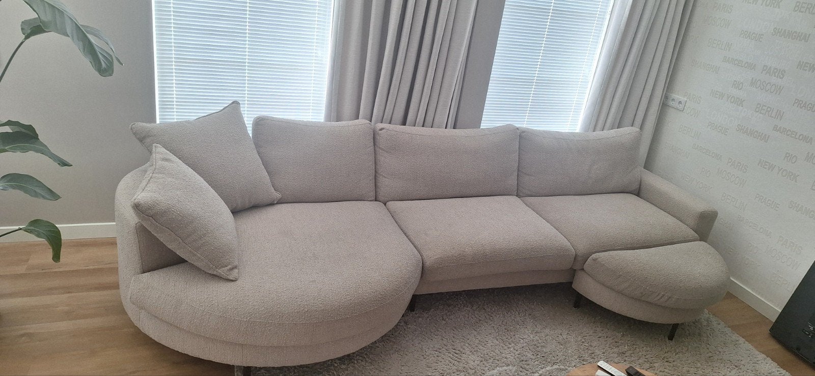Longchair hoekbank,  Urbansofa, verplaatsbaar voetenbankje, Ophalen