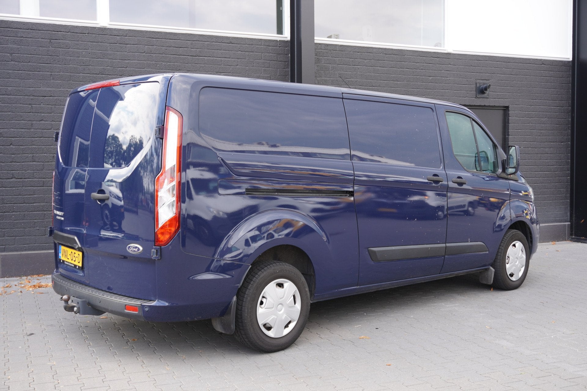 Ford Transit Custom 2.0 TDCI 130PK L2 EURO 6 - Airco - Navi, 4 cilinders, 1991 kg, Blauw, 2800 kg