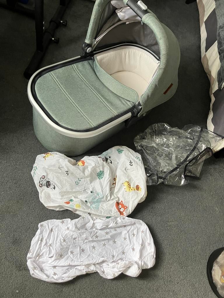 Uppababy Vista V2 Reiswieg Emmet Green + accessories, Duowagen, Zo goed als nieuw, Combiwagen, Ophalen