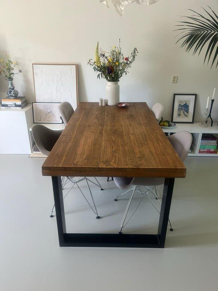 Robuuste houten eettafel met metalen onderstel, Ophalen, Gebruikt, 50 tot 100 cm, 150 tot 200 cm