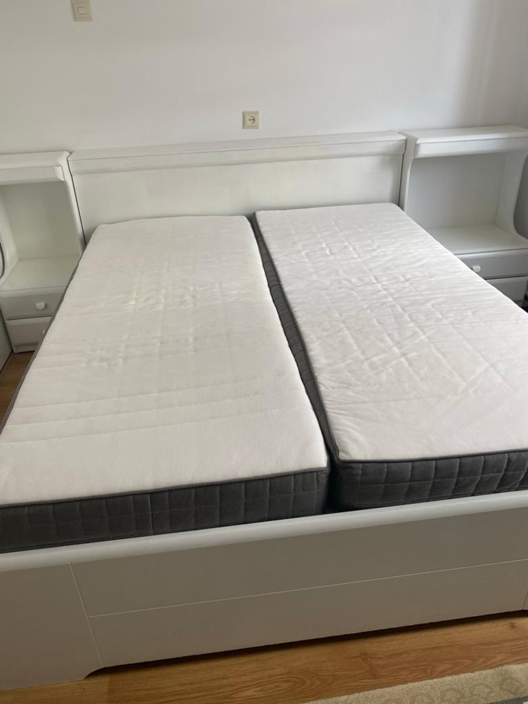 Wit tweepersoonsbed met lattenbodems en nachtkastjes, Ophalen, Verstelbaar, Wit, Tweepersoons