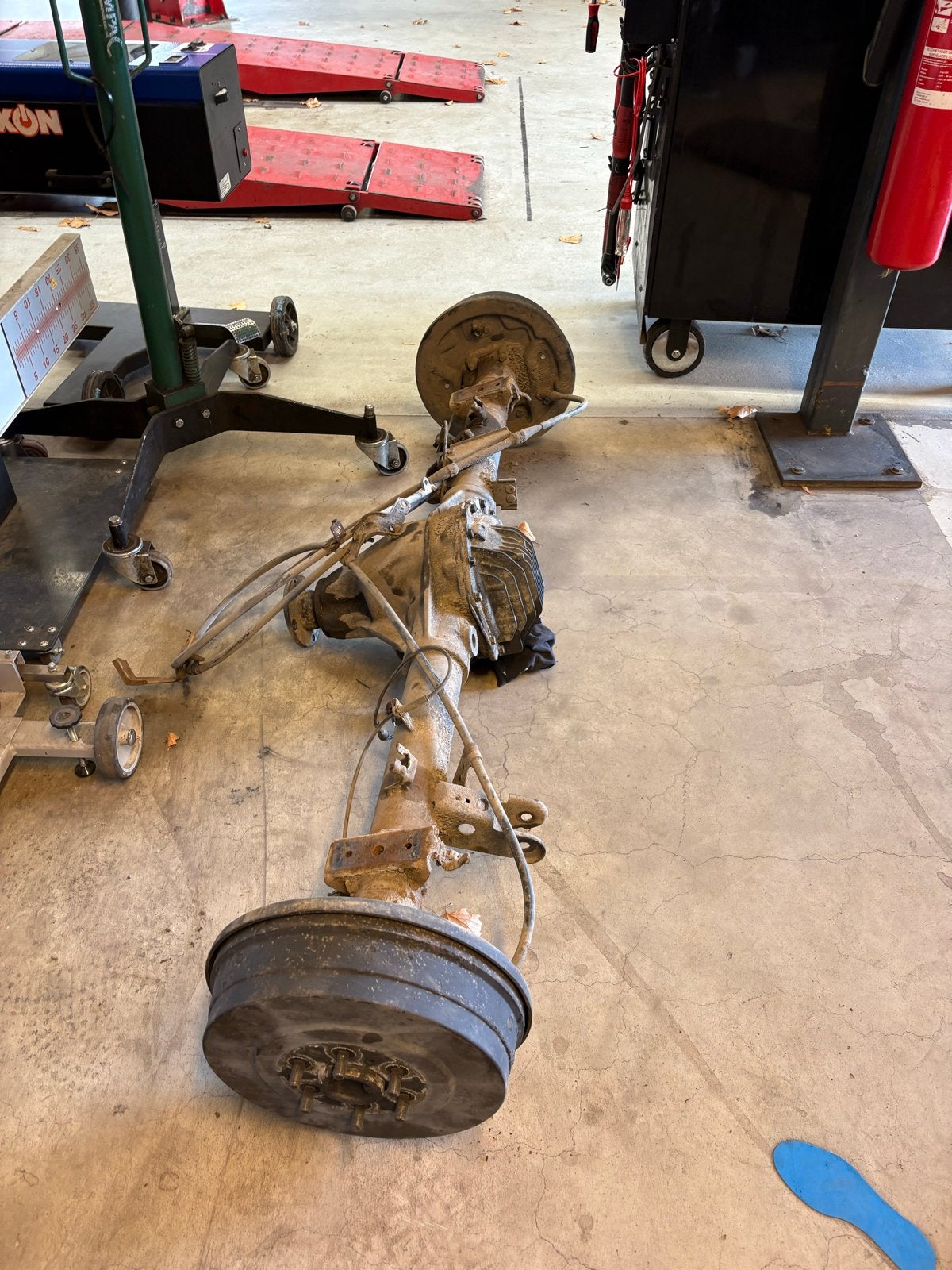 Nissan navara Achteras met remtrommels - Gebruikt, Ophalen, Gebruikt, Overige automerken