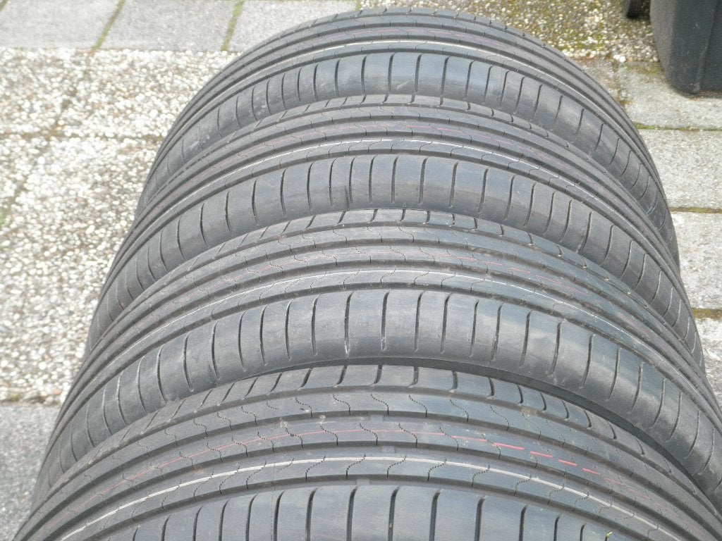 4 st. Bridgestone Turanza 6 215 60 17 DOT 2525, nieuw, Auto-onderdelen, Banden en Velgen, Band(en), Zomerbanden, 17 inch, 215 mm