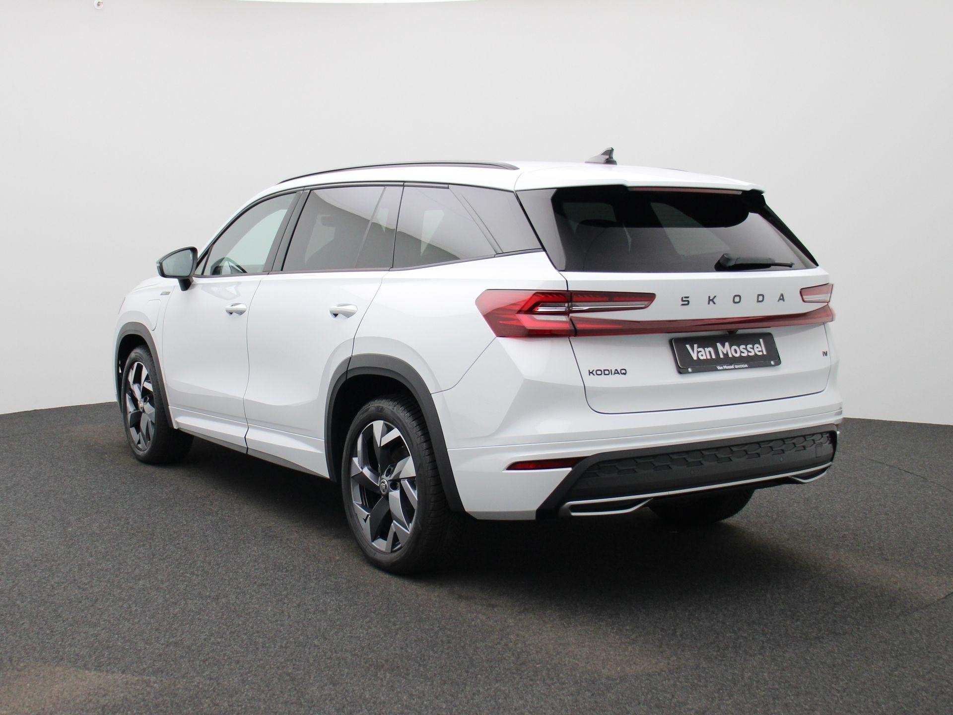 Skoda Kodiaq 1.5 TSI PHEV Sportline Business 204 PK | Automa, Auto's, 4 cilinders, Startonderbreker, 250 km/l, Bedrijf