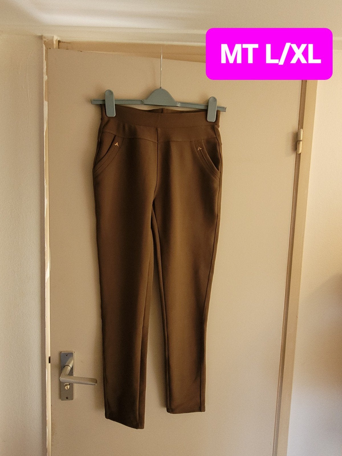 Comfortabele broek in maat L/XL, Bruin, Maat 42/44 (L), Ophalen of Verzenden, Lang