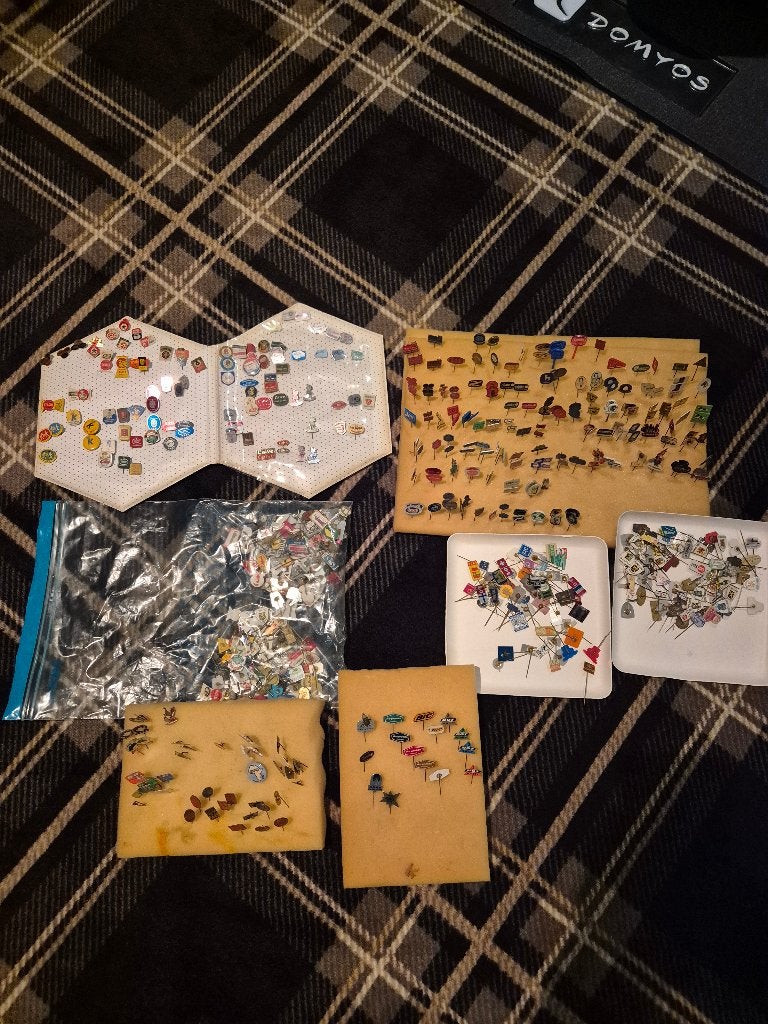 Grote collectie vintage speldjes en pins, Verzamelen, Verzenden, Gebruikt, Overige onderwerpen, Speldje of Pin