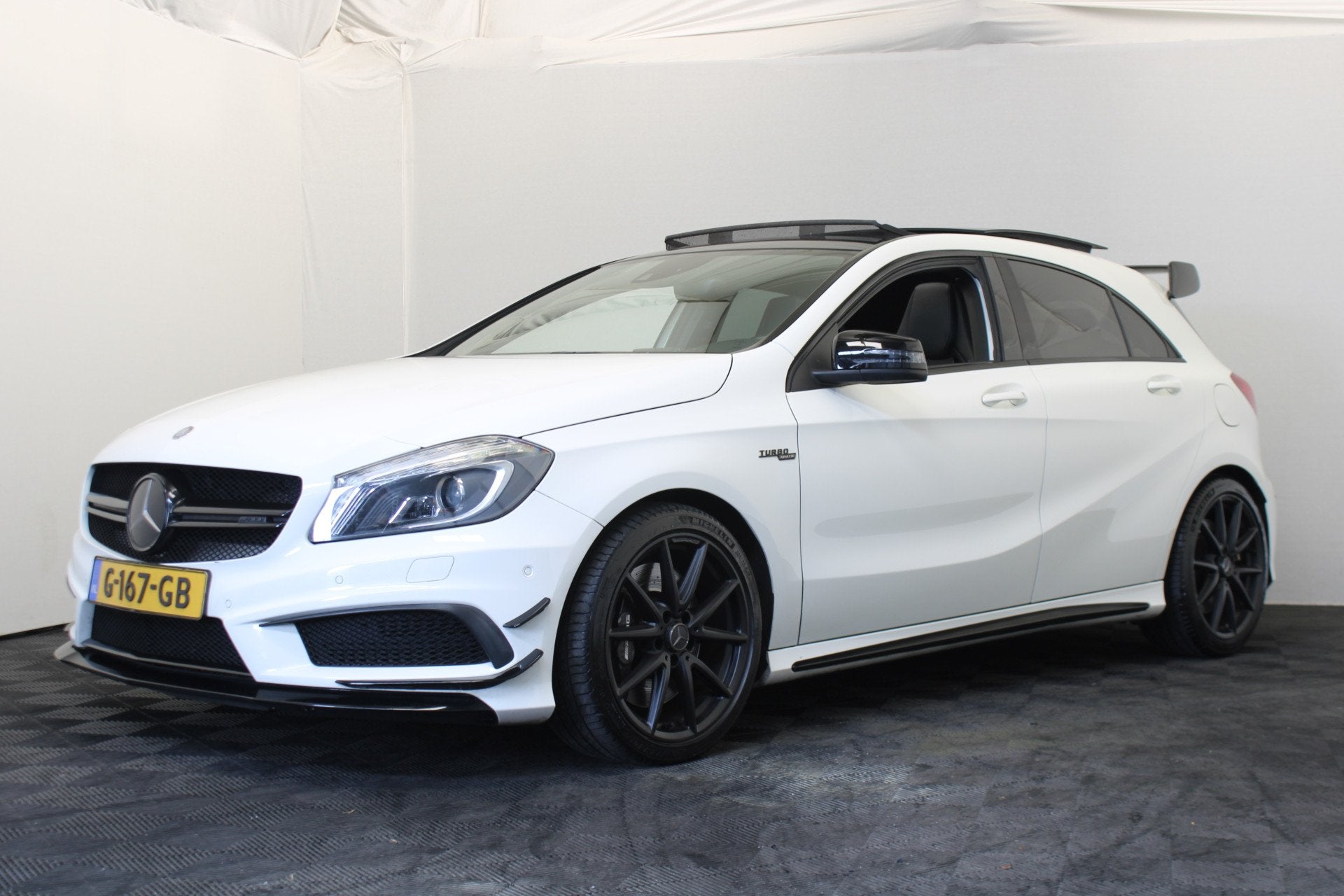 Mercedes-Benz A-Klasse AMG 45 4MATIC |Aero|Pano|Schaalstoele, Automaat, Gebruikt, 4 cilinders, Wit
