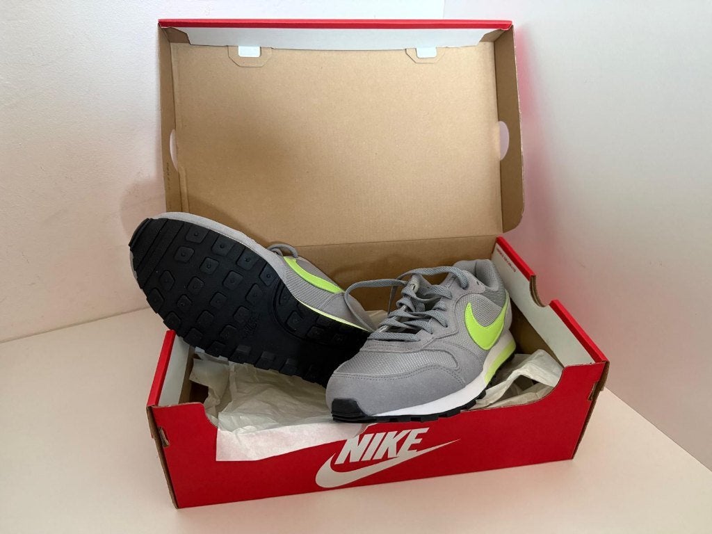NIEUW Nike MD Runner 2 grijs/groen maat 38,5, Nike, Nieuw, Ophalen of Verzenden, Sneakers of Gympen