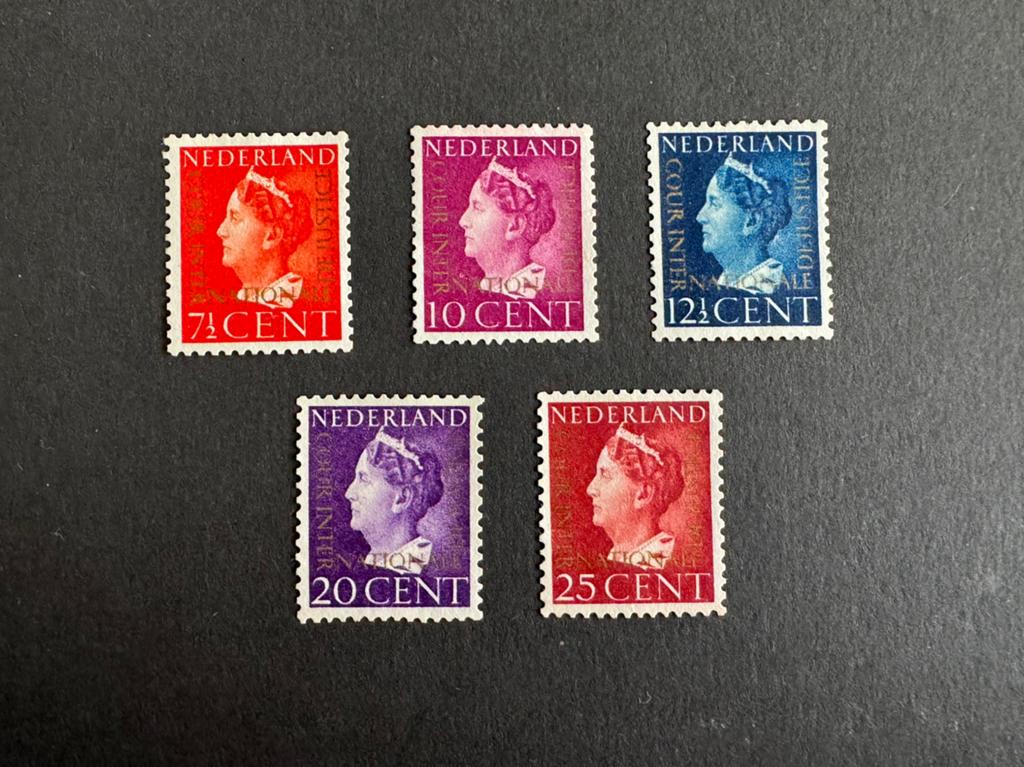 1947 Dienstzegels Cour Int de Just NVPH nr D20-24 ong z gom, Postzegels en Munten, Postzegels | Nederland, Verzenden, Na 1940