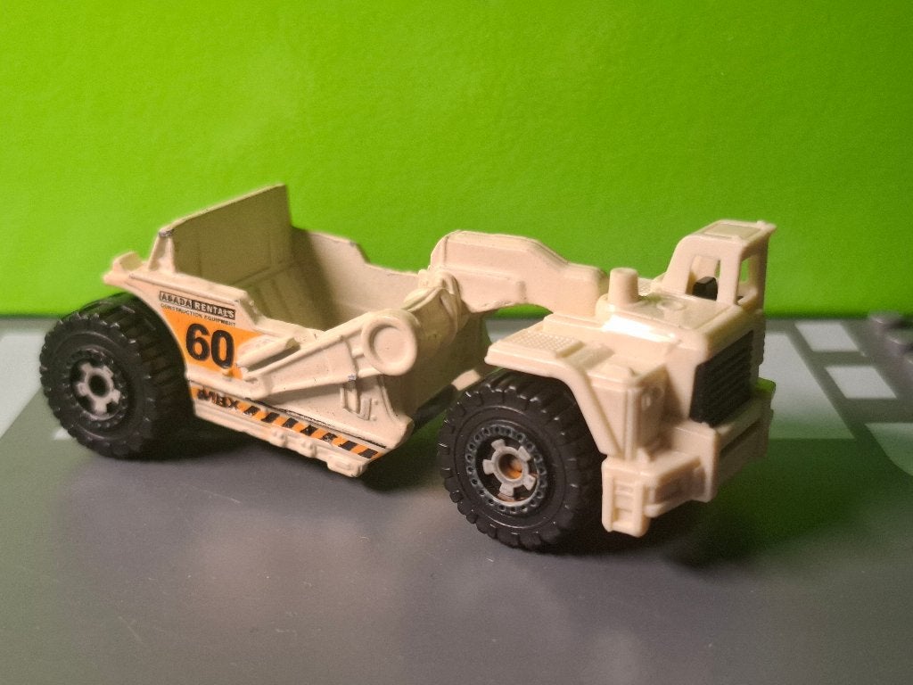 Matchbox - Scraper [wit] 1/100, Hobby en Vrije tijd, Modelauto's | Overige schalen, Gebruikt, Bus of Vrachtwagen, Ophalen of Verzenden