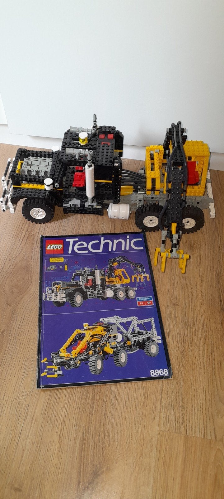 Lego technic vrachtwagen met kraan 9v 8868 electrisch zgan, Lego, Compleet, Ophalen of Verzenden, Zo goed als nieuw