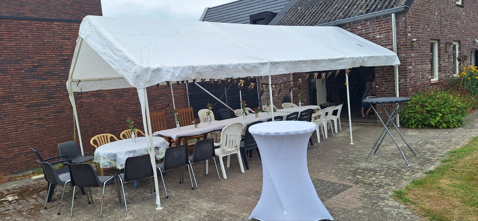 Partytent 9x3 meter met zijwanden, Ophalen, 8 meter of meer, Minder dan 4 meter, Partytent